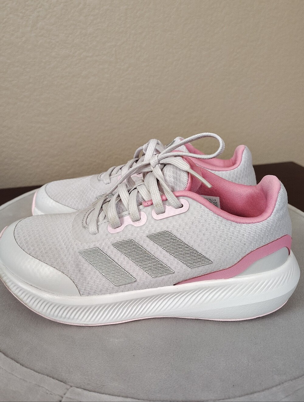 Adidas Runfalcon 3 lace-up running sneakers for girls in Dash Gray Size 2